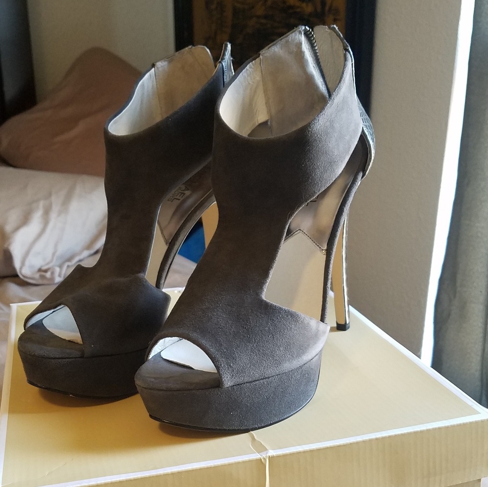 Michael kors heals